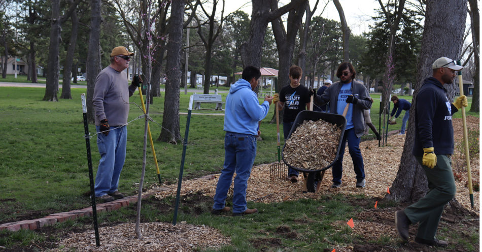 GICC Service Day Takes Place Around Grand Island